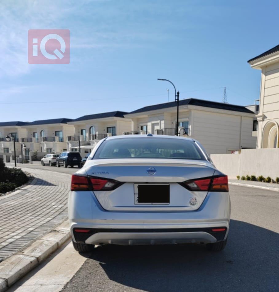 نيسان ألتيما